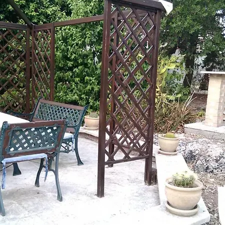 A 300 Metri Mare. Terrazza/gazebo/barbecue Nyaraló Nardò